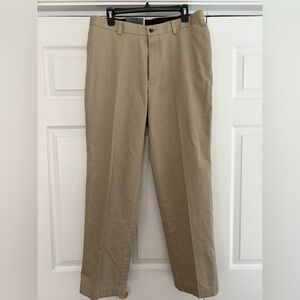 Roundtree & Yorke Men's Classic Fit Flat Front Khaki Pants. Sz. 34x29.  NWT